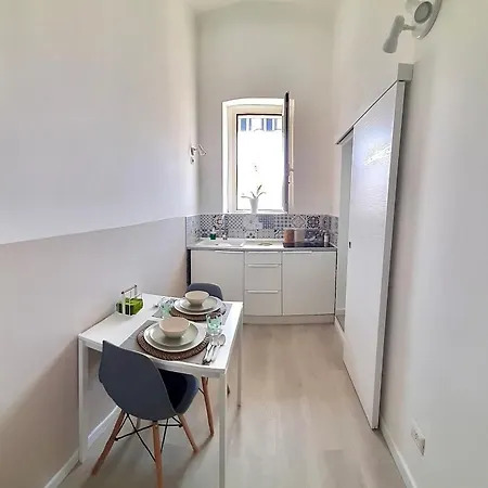 Eden House Daire Bari